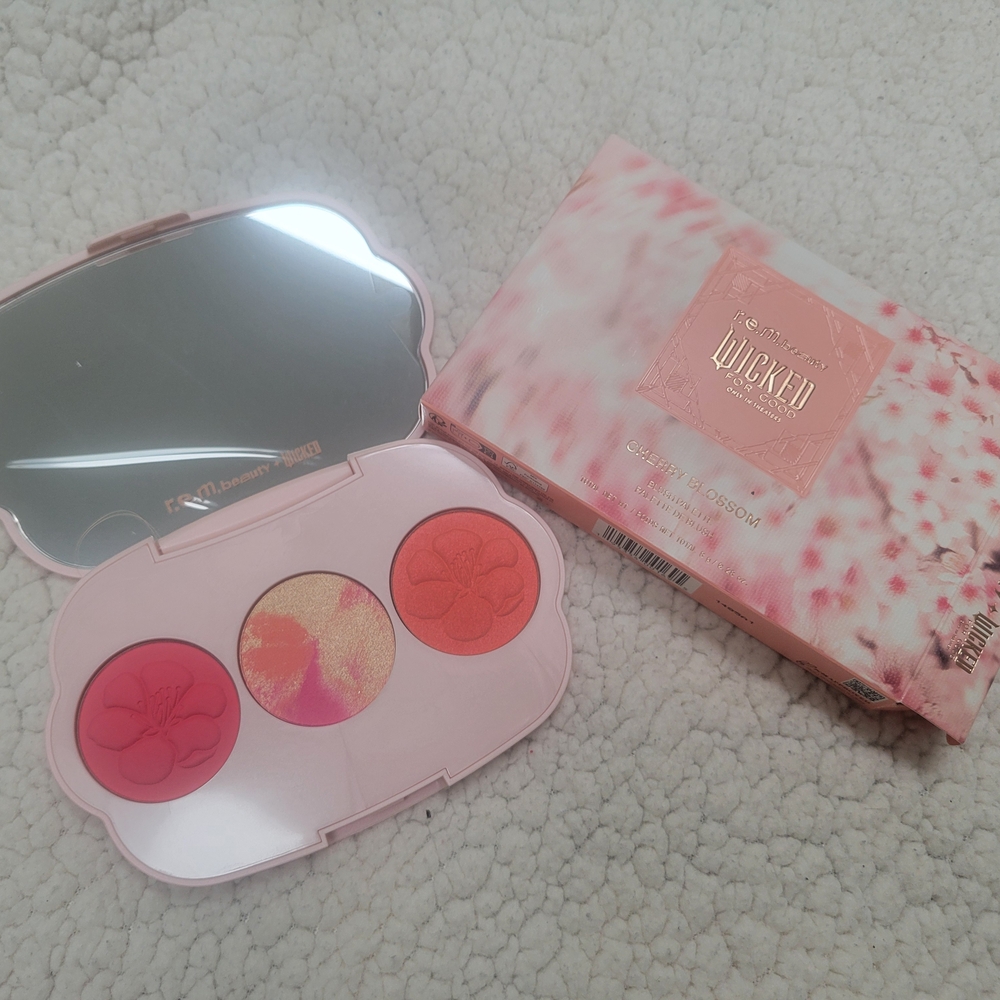 Cherry Blossom Makeup Palette - Pink and Gold